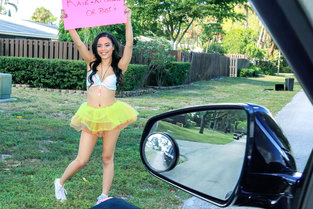 Stranded Teens / Mofos - Maya&#160;bijou Ebony Raver Gets Freaky In Field